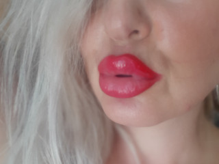 Alter: 44 / Steinbock - Alter: 172 / mollig - Geschlecht: weiblich - Ausrichtung: bisexuell - Haare: blond / mittellang - Piercing: keins - bewebmaster-Alter: C - Hautfarbe: weiss - Augen: grau - Rasur: vollrasiert